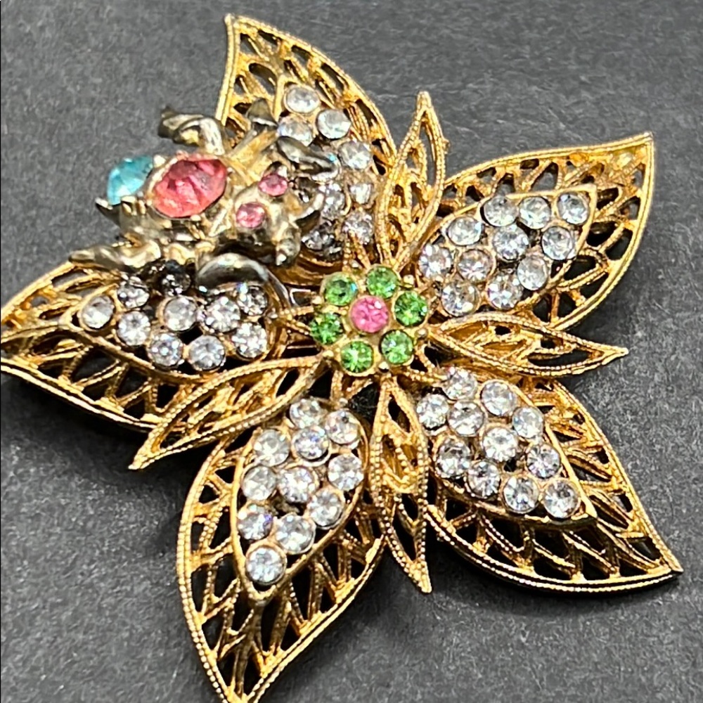 Vintage PIM rhinestone flower brooch with bee